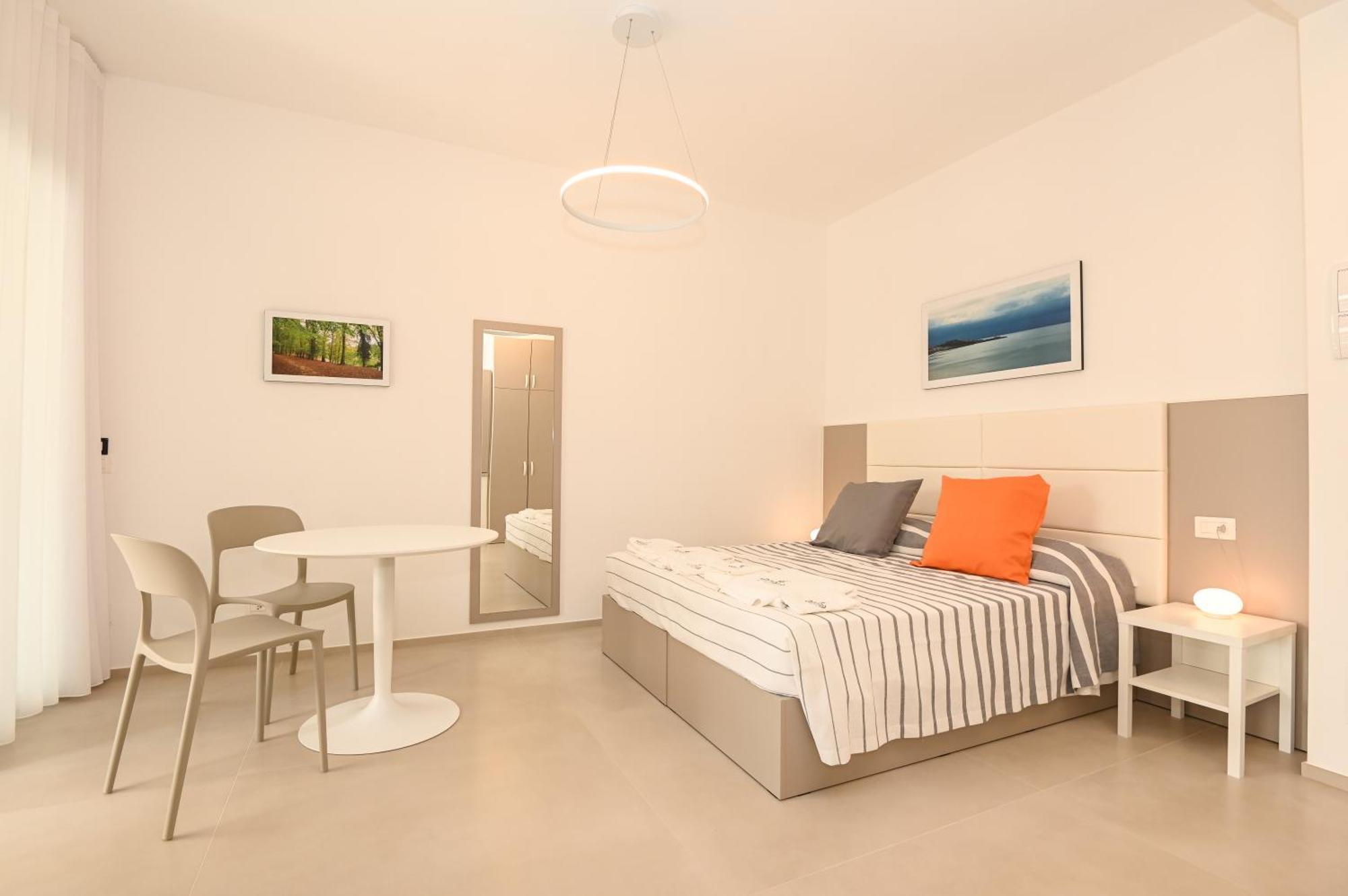 Agora Vieste Rooms & Apartments Екстериор снимка